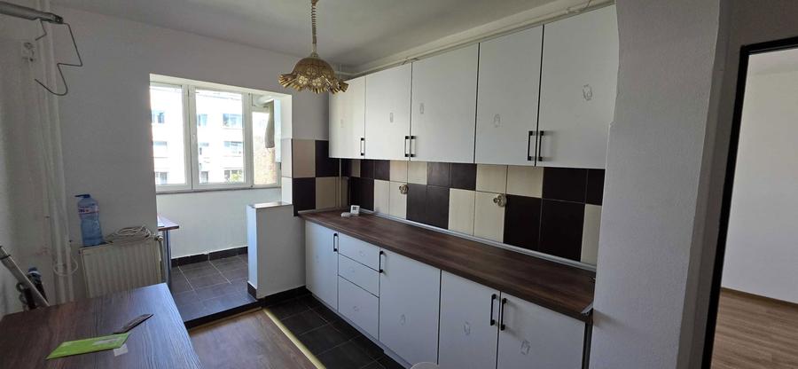 Particular vand aprtament 3 camere 7/8 zona Margeanului - 1