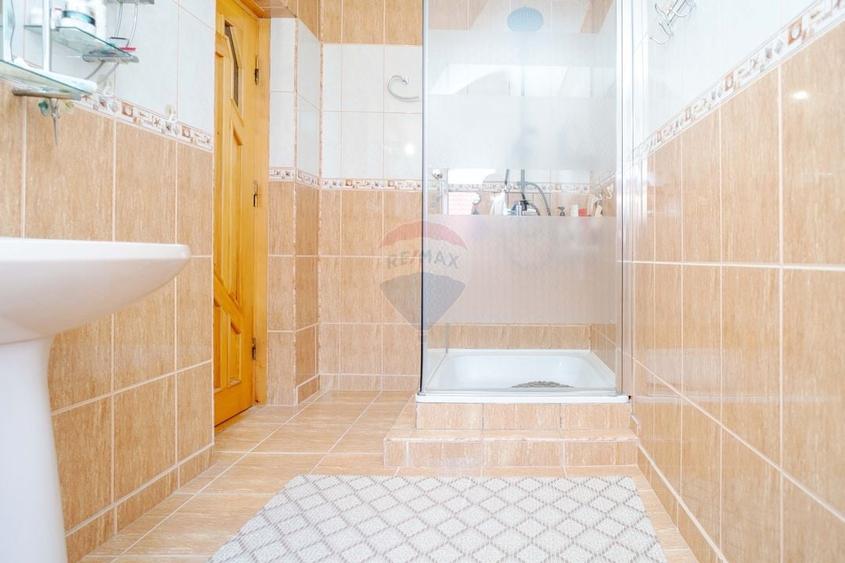 Casa / Vila de Vanzare 200mp Teren 870mp Str. Soarelui - Valea Lupului - 21