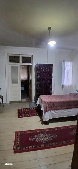 Casă cu 4 camere cu Teren 1315 Mp în Mănăstireni