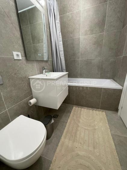 Apartament cu 2 camere decomandat în Baza 3