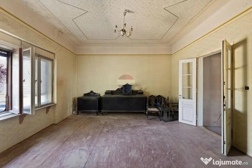 Casă cu 5 camere cu Teren 853 Mp în Ultracentral