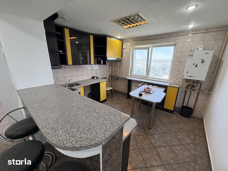 Apartament cu 3 camere decomandat în Mioriței
