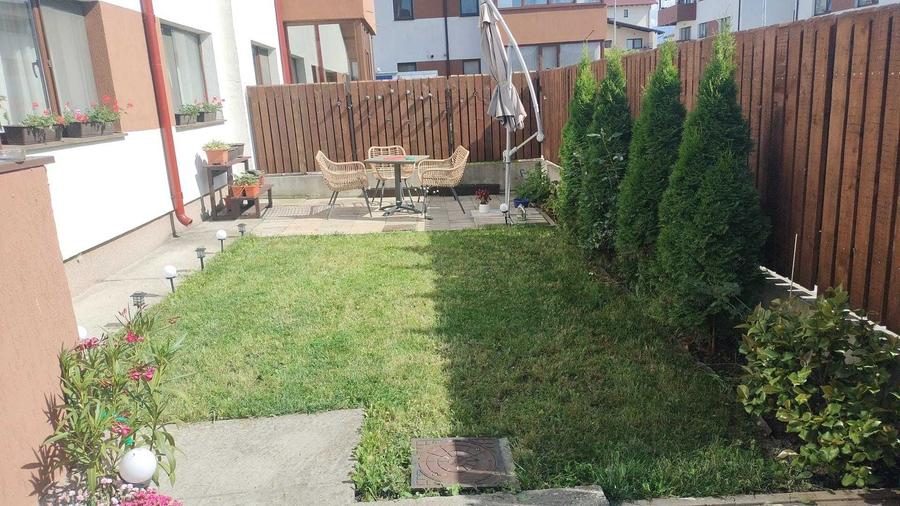 Apartament cu 3 camere decomandat în Sânpetru