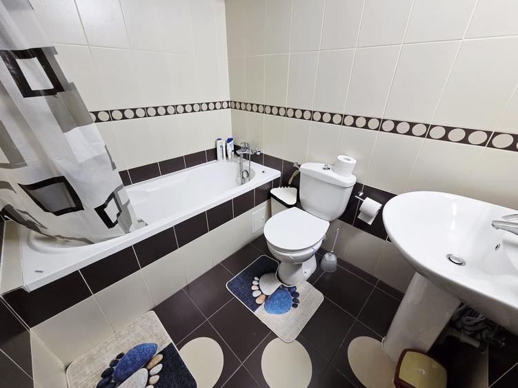 Apartament cu 3 camere decomandat în Ultimul leu