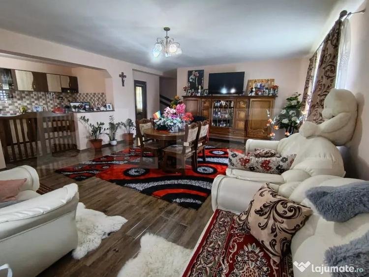 Casă cu 4 camere cu Teren 800 Mp în Central