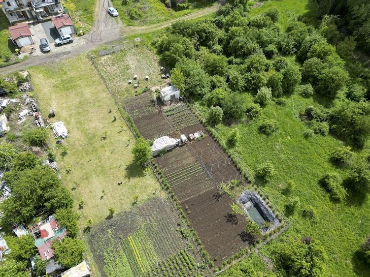 Teren Construcții intravilan de 906 mp, în Grădiște