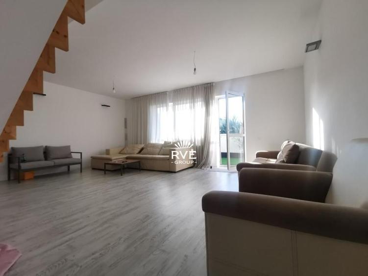 Casă cu 3 camere cu Canalizare în Periferie