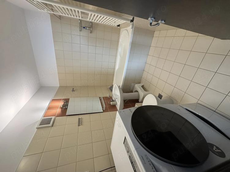 Apartament cu 3 camere semidecomandat în Titan