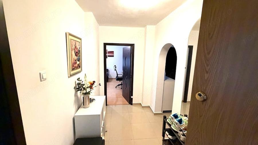 Apartament cu 3 camere decomandat în Vitan