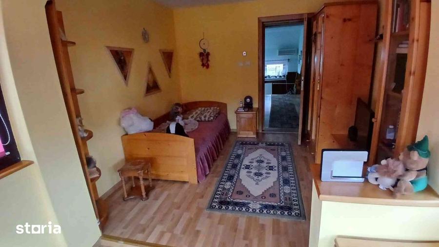 Casă cu 7 camere cu Teren 700 Mp în Caransebeș