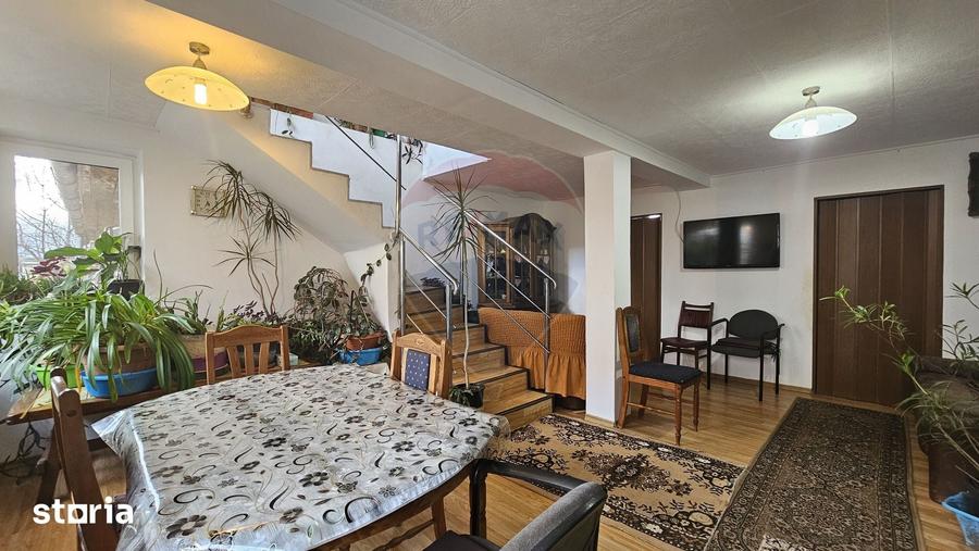 Casa cu 2 corpuri in Sanpetru | Singur in curte | 1025 mp teren - 12