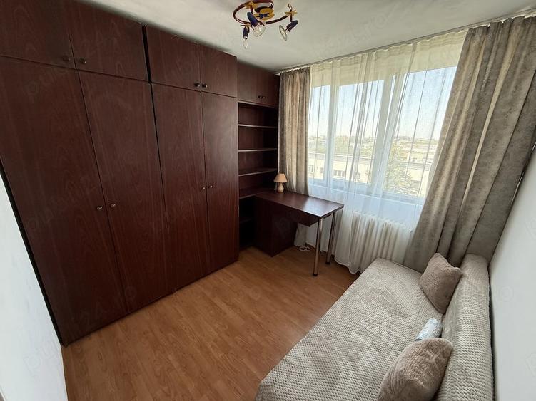 Apartament cu 3 camere semidecomandat în Apusului