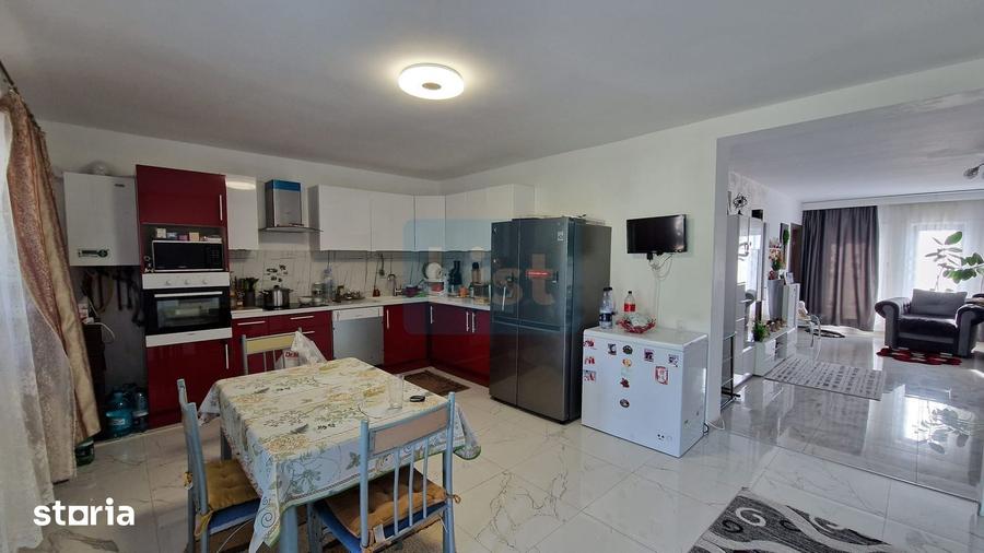 Casă cu 5 camere cu Teren 720 Mp în Central