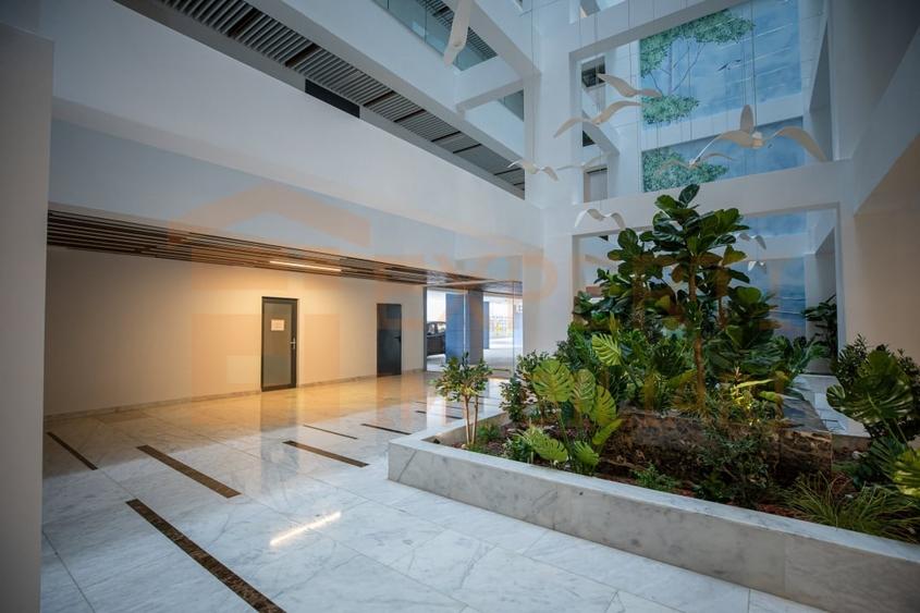 Apartament cu 3 camere decomandat în Faleza Nord