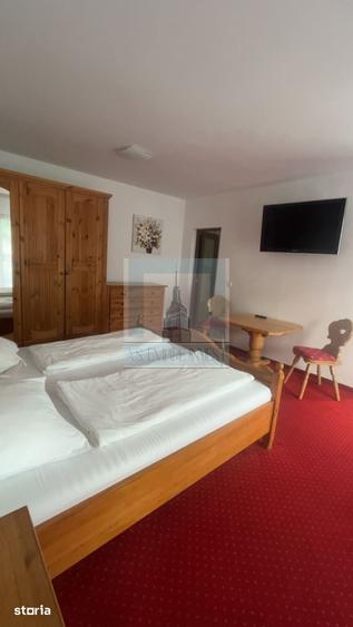 Casă cu 7 camere cu Teren 340 Mp în Central