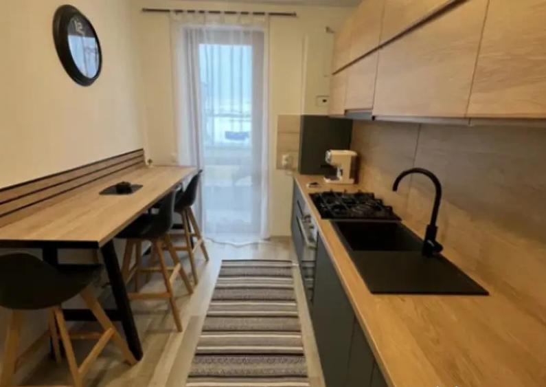 Garsoniera decomandata - zona Sanpetru - 1