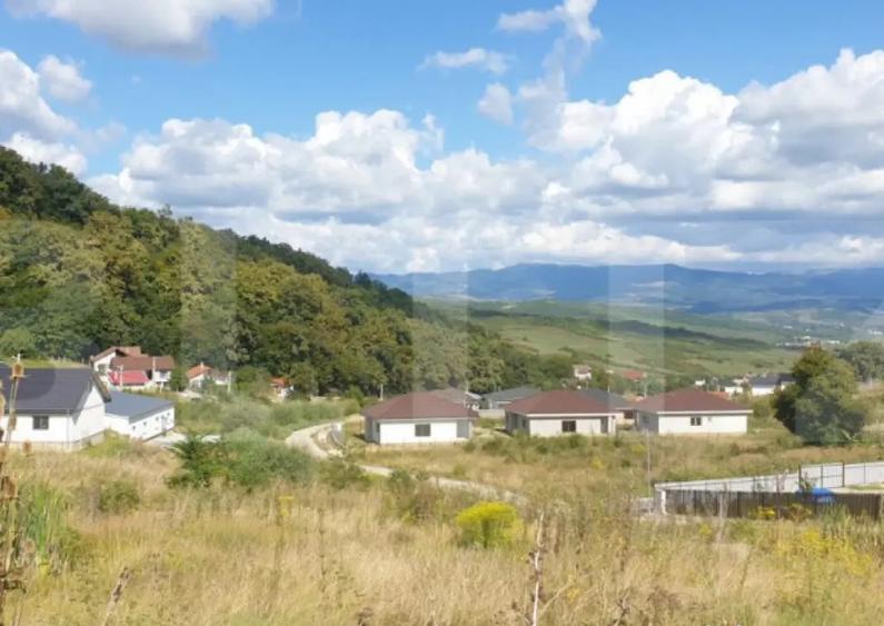 Teren de 785 mp, zona Dealul Jelnei - 4