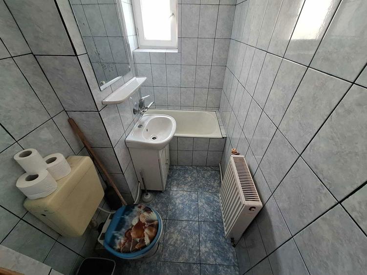 Apartament de inchiriat, 40 m2 in Olinsecu, etaj 3, liber din 1 iunie. Pentru detalii va rog mesaj in privat. - 4