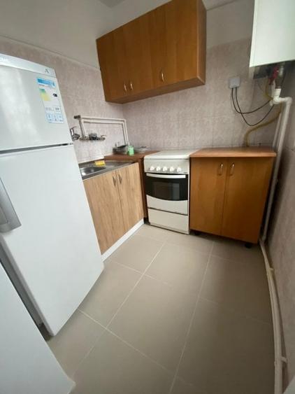 Apatament 2 camere, zona Alexandru cel Bun, etaj 3/4 - 2