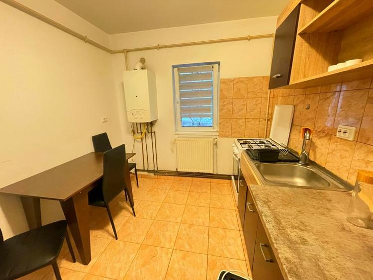Apartament 2 camere decomandat-50mp-Podul de Fier - 2