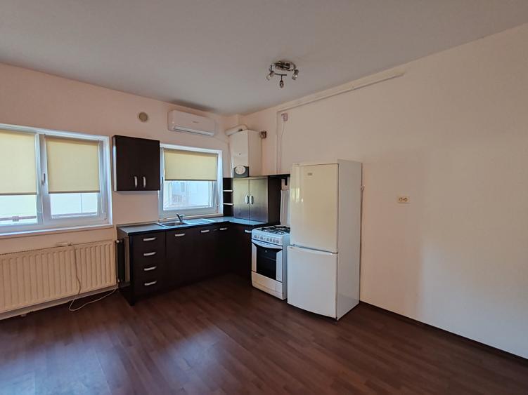 Garsoniera libera la vanzare, confort sporit zona Piata Tractorul - 3