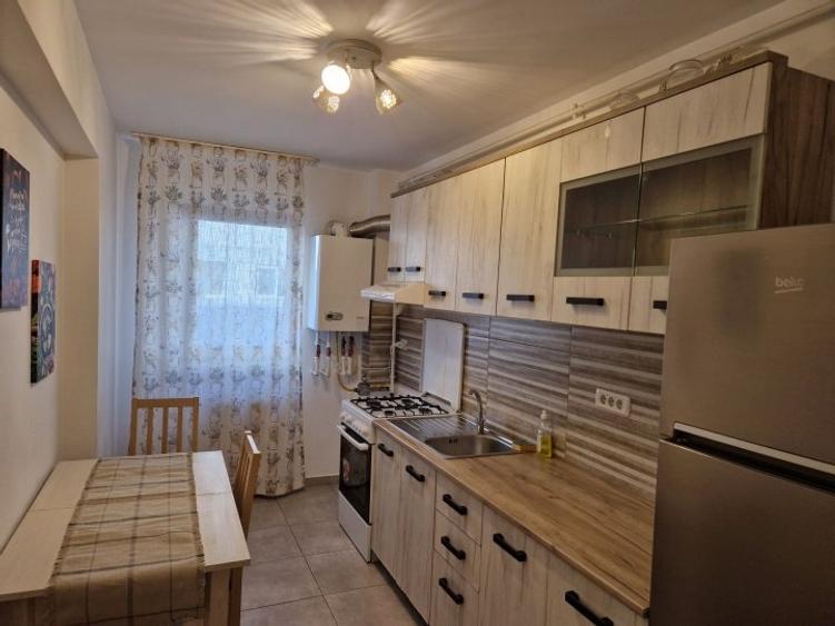 Inchiriez Apartament 2 camere Militari - 2