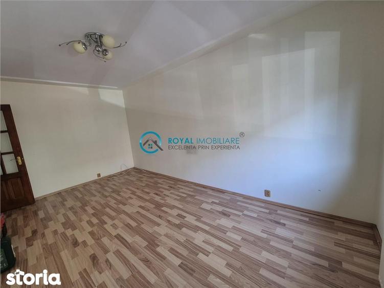 Royal Imobiliare - Vanzare apartament 3 camere zona Malu Rosu - 5