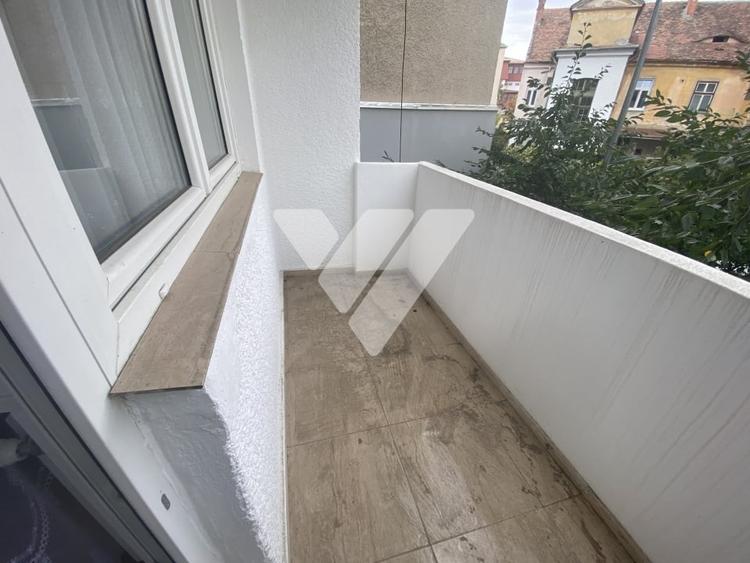 Apartament cu 2 camere semidecomandat, mobilat în Central