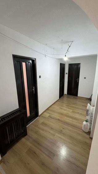 Apartament 2 camere Aleea Parc Renovat nemobilat etaj 4 decomandat - 7