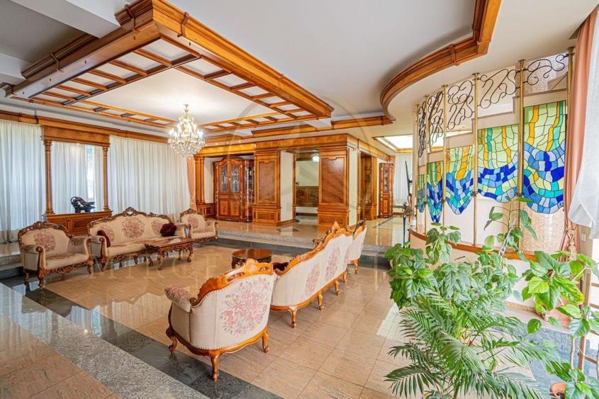 Ultracentral -Cladire impozanta  D+P+2E. - 5