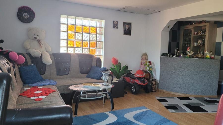 Inchiriez casa . - 3