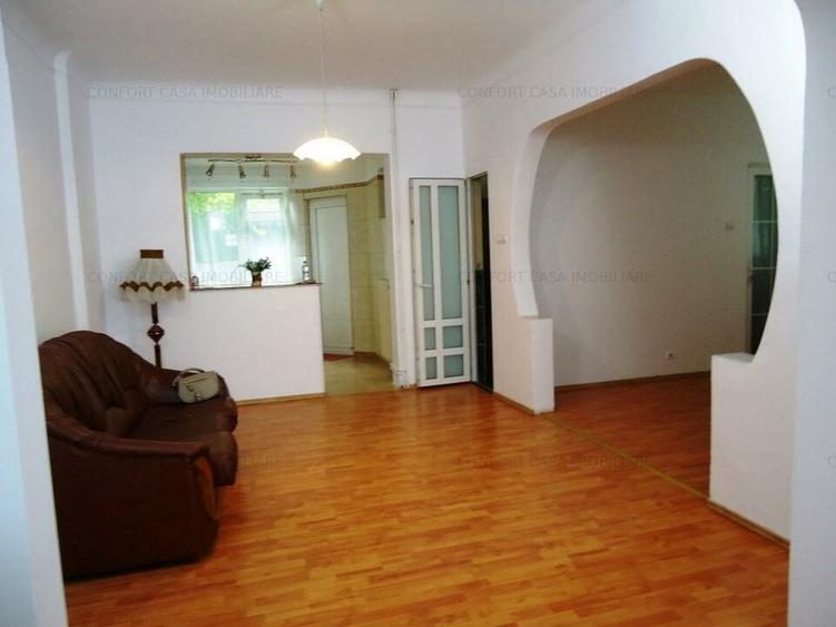 Calarasilor-Decebal, casa, 8 camere, P+2 - 4