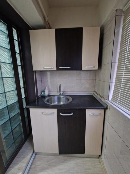 Vand sau inchiriez(minim 6 luni)apartament 3 camere - 5