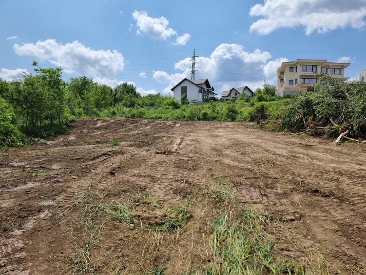 Teren Construcții intravilan de 719 mp, în Bucium