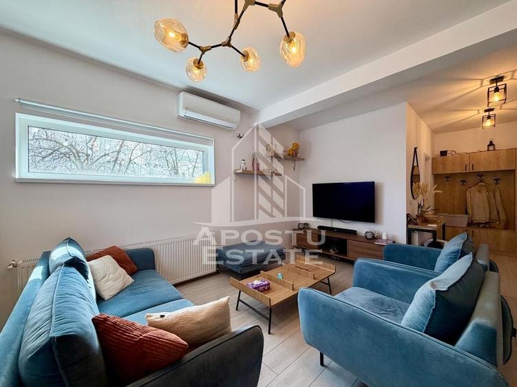 Jumatate de Duplex de vanzare, panouri solare, 95 mpu, Sanandrei - 1