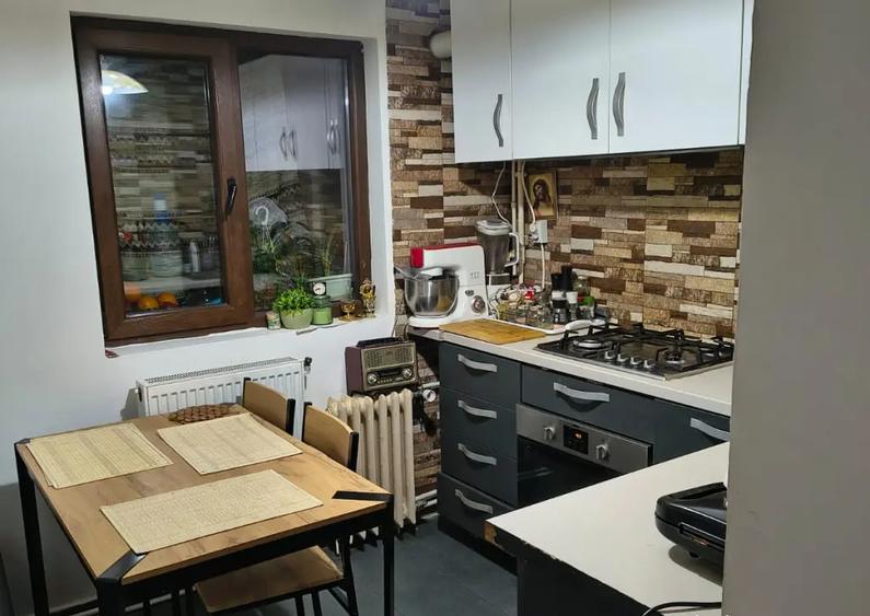 Apartament 3 camere decomandat et.1 Aparatorii Patriei - metrou - 3