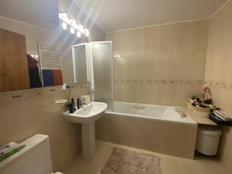 Apartament 4 camere bloc boutique si terasa de 25m - 26