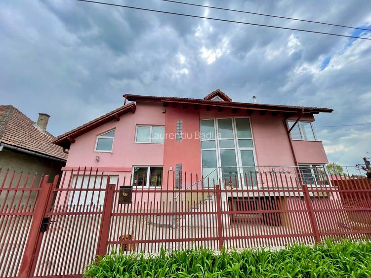 Casa 5 camere Cristian, teren 1000mp! Casa 5 camere Cristian, teren 1000mp!