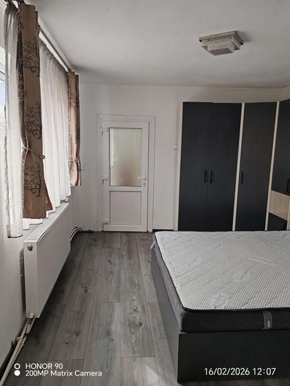 Casă cu 3 camere cu Teren 180 Mp în Central