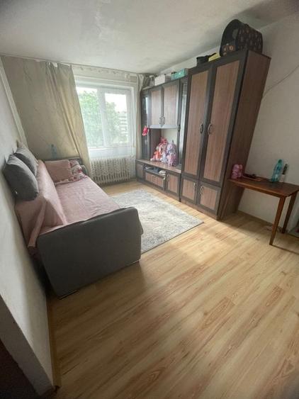 Apartament cu 2 camere, zona Podu Ros - 1