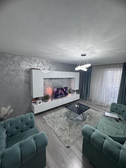 Vand apartament 2 camere renovat - 2