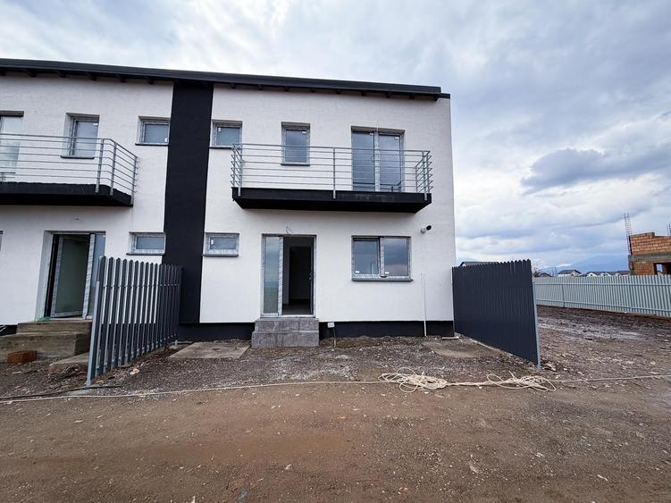 Duplex Finalizat Si Intabulat In Cartierul Izvor Tarlungeni - 1