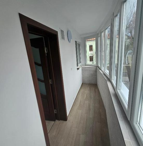 Inchiriere apartament 3 camere decomandat etajul 1 ,Florilor - 10