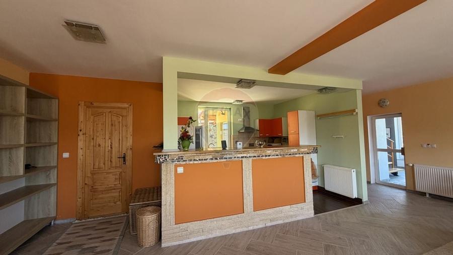 Casă cu vedere spectaculoasă - pentru locuit sau investiție turistică - 7