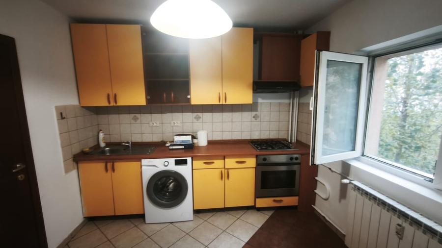 Apartament cu 3 camere decomandat în Nerva Traian
