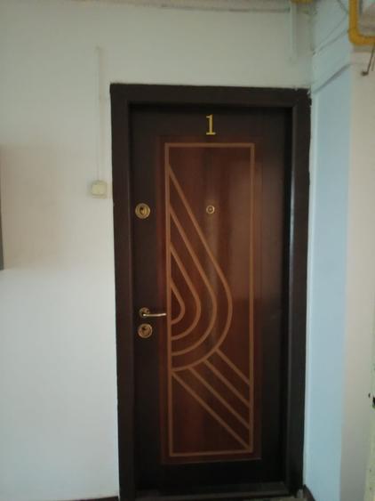 Se vinde apartament semidecomandat 3 camere la parter pret 71000 euro neg. - 1