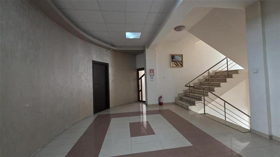 Cladire comerciala - birouri, P+3, stradal, teren 3511 mp - Calea Bucuresti - 2