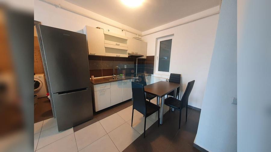 Apartament cu 3 camere semidecomandat în Iris
