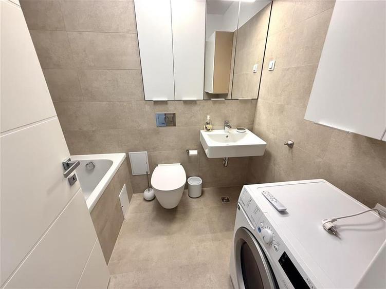 Apartament 3 camere / Parcare subterana/ Zona Coresi - 13