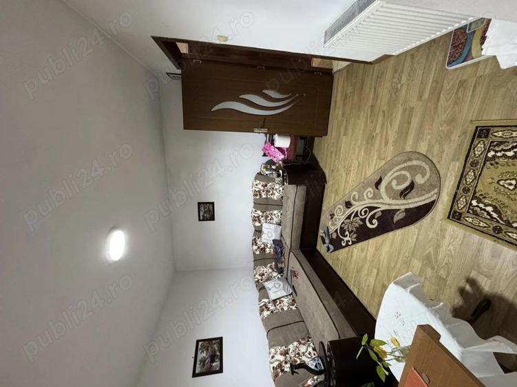 Vand apartament cu 3 camere - 1